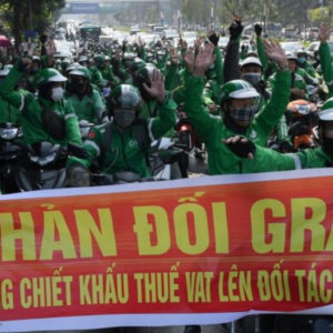 Nhà cầm quyền bóc lột giới cần lao – tài xế GrabBike đồng loạt biểu tình